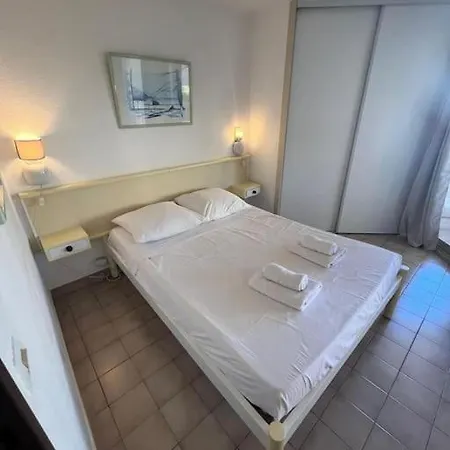 1 Bed Les Pins With Pool Appartement